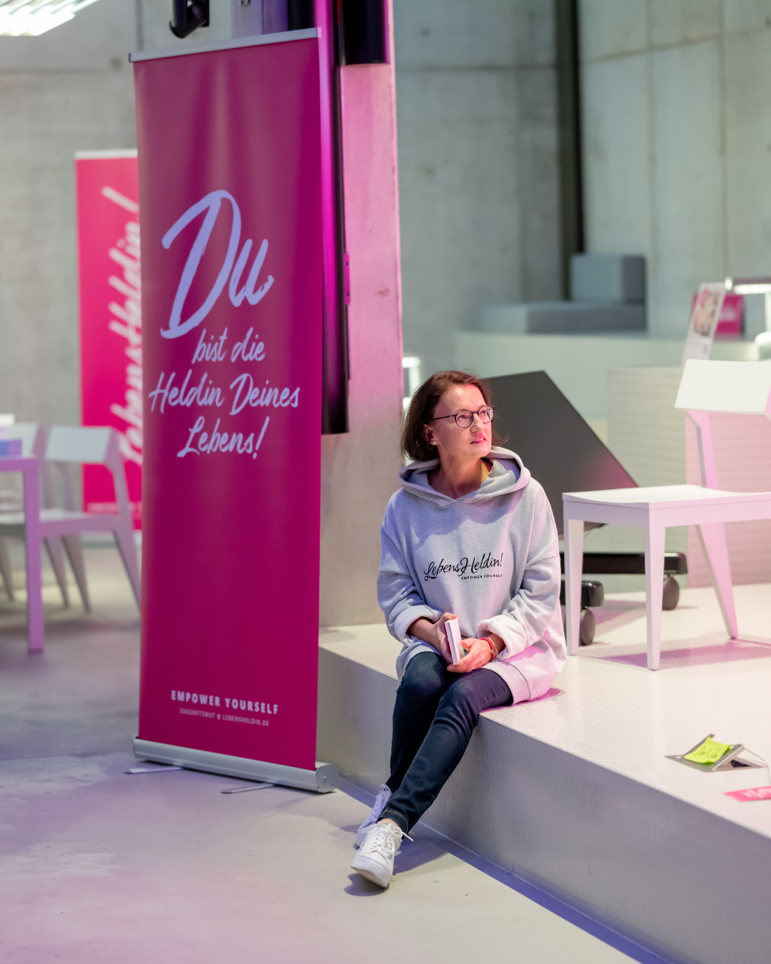 Roll-Up 85x200 cm – "Du bist die Heldin Deines Lebens"